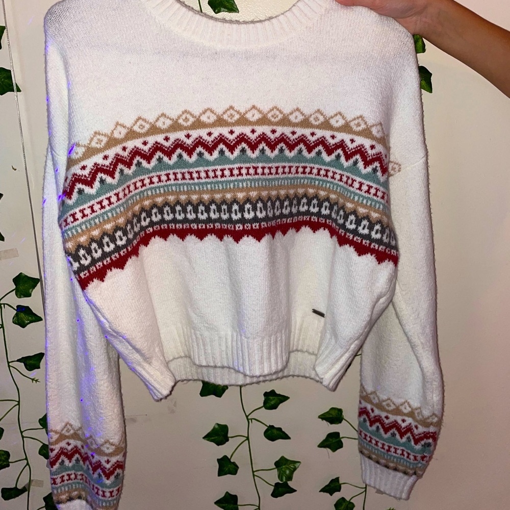 🤍Hollister patterned white sweater